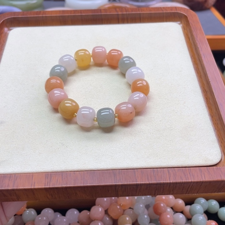 未镶嵌石英岩玉珠宝奇石