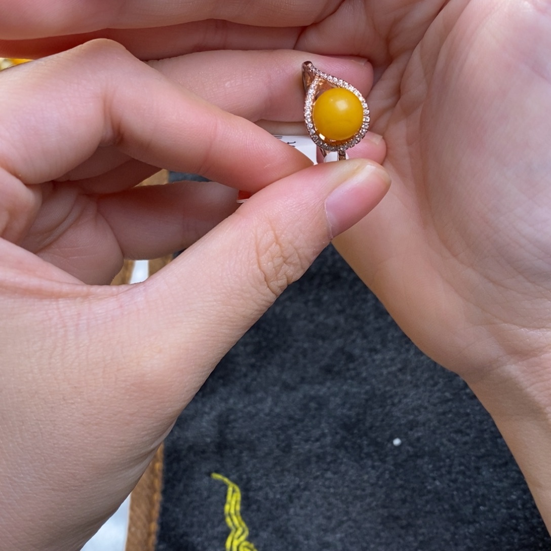 琥珀未镶嵌珠宝奇石