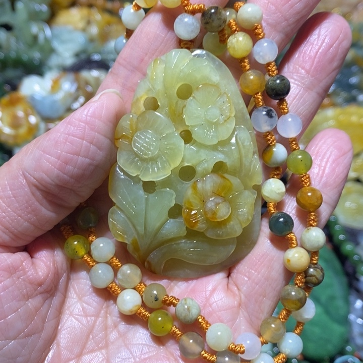 蛇纹石玉岫玉吊坠未镶嵌