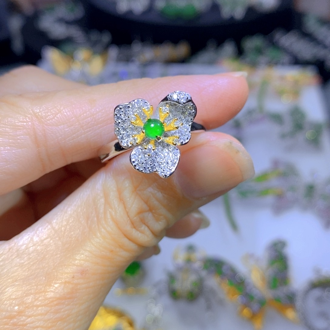 翡翠颈饰银S925镶嵌天然翡翠