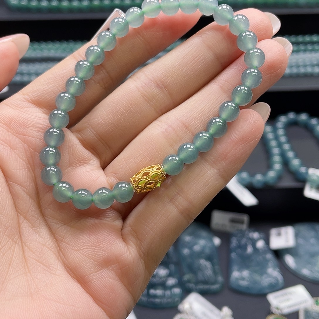 翡翠未镶嵌颈饰卡5.8