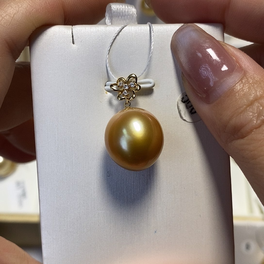 海水珍珠吊坠(不含链)18K金镶嵌