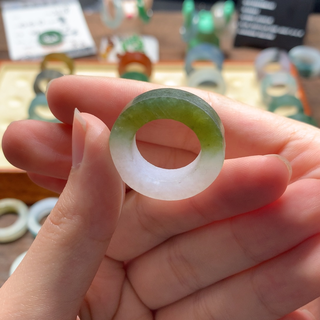 定制翡翠未镶嵌翡翠戒圈 13-19橄榄色