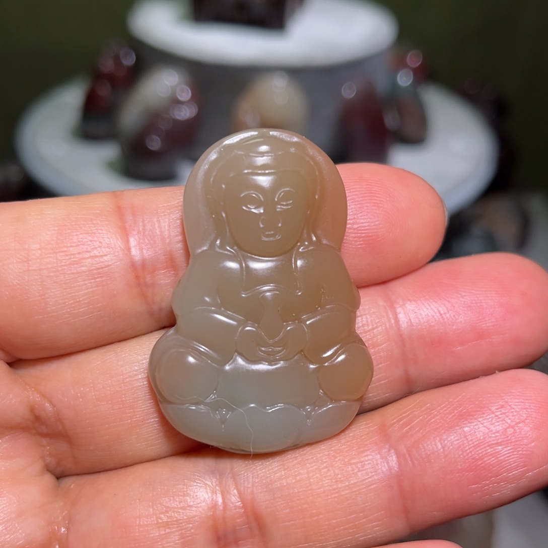 未镶嵌颈饰玛瑙/玉髓观世音