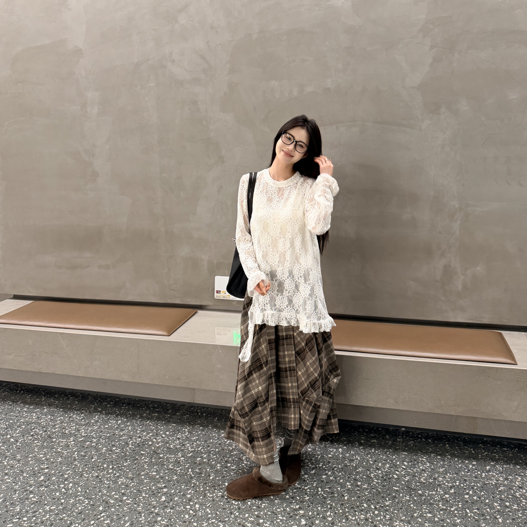 二美广州《蕾丝花边不规则T恤9870》