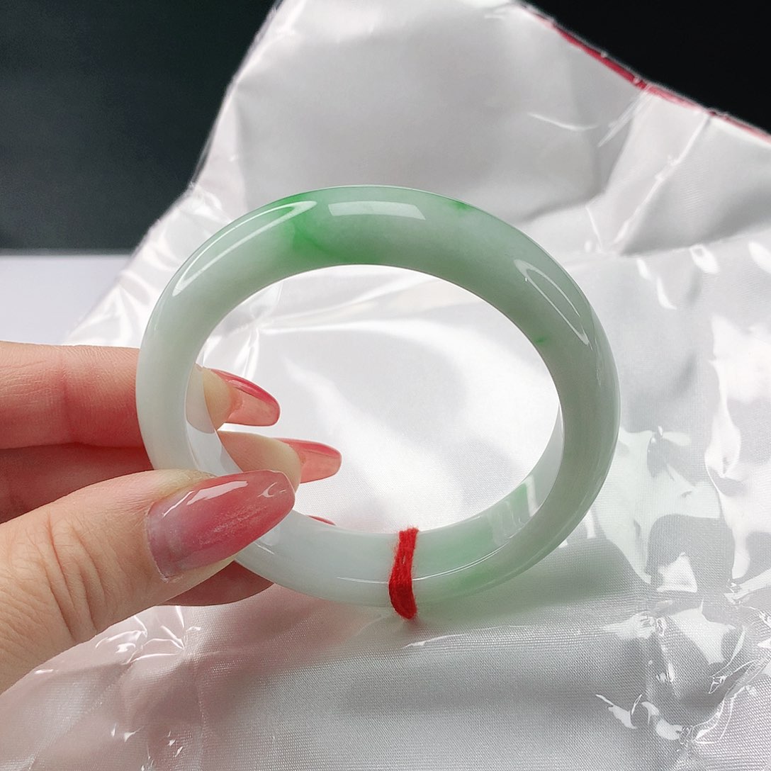翡翠手镯未镶嵌翡翠072