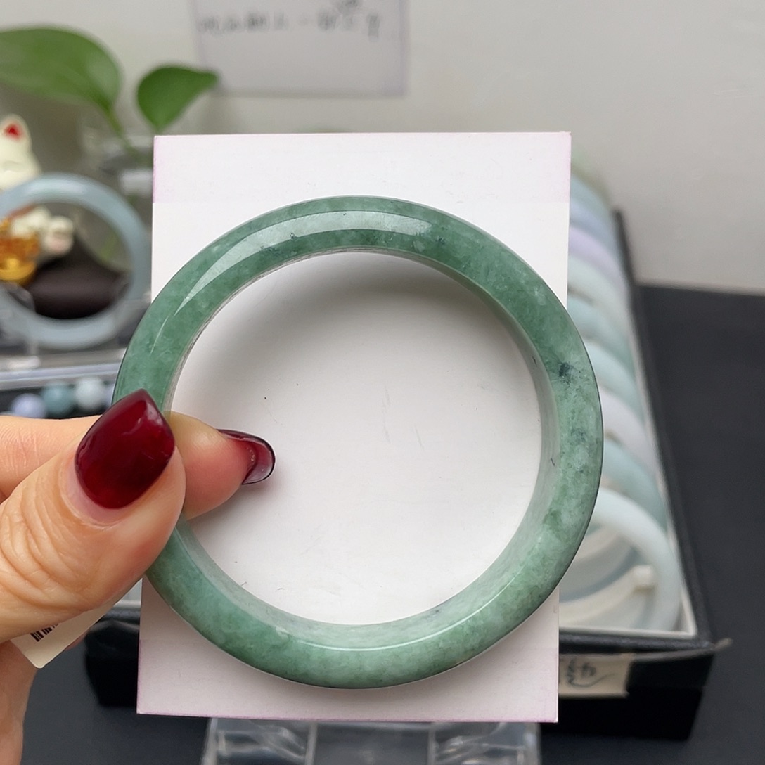 翡翠手镯未镶嵌56.5正圈小纹裂