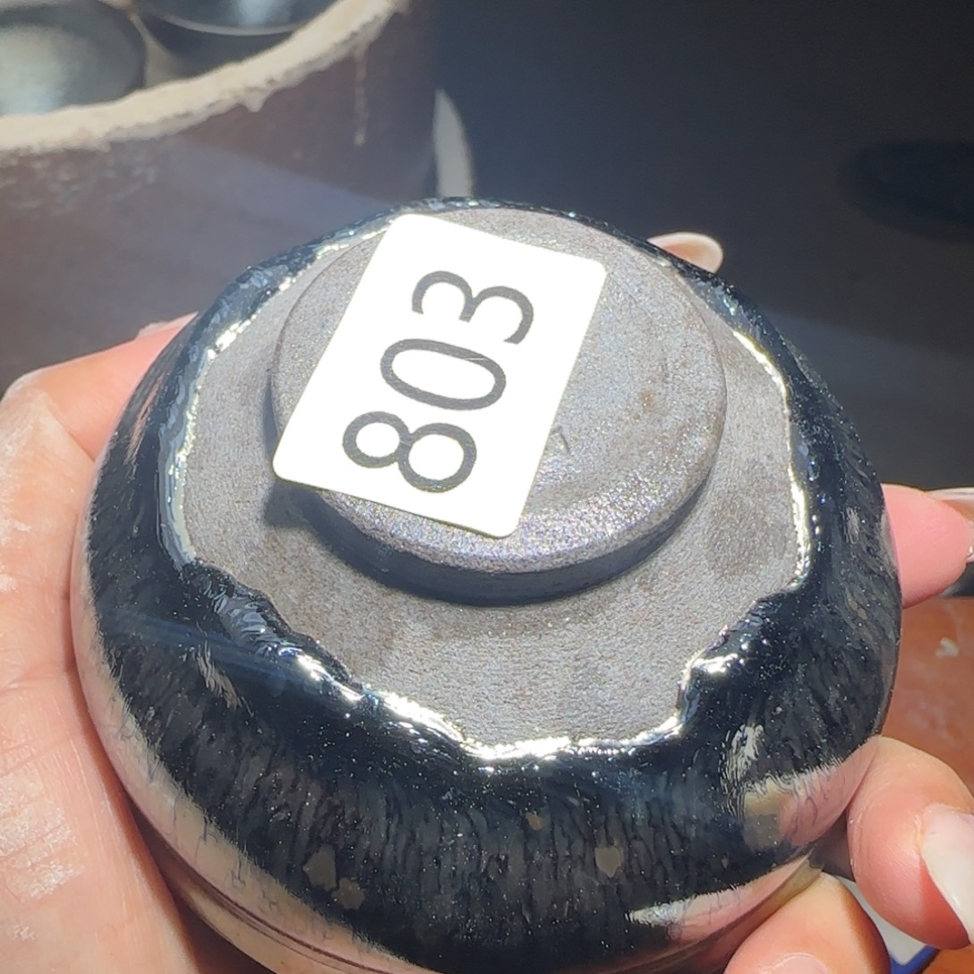 茶盏玲珑茶香中蕴含丰富