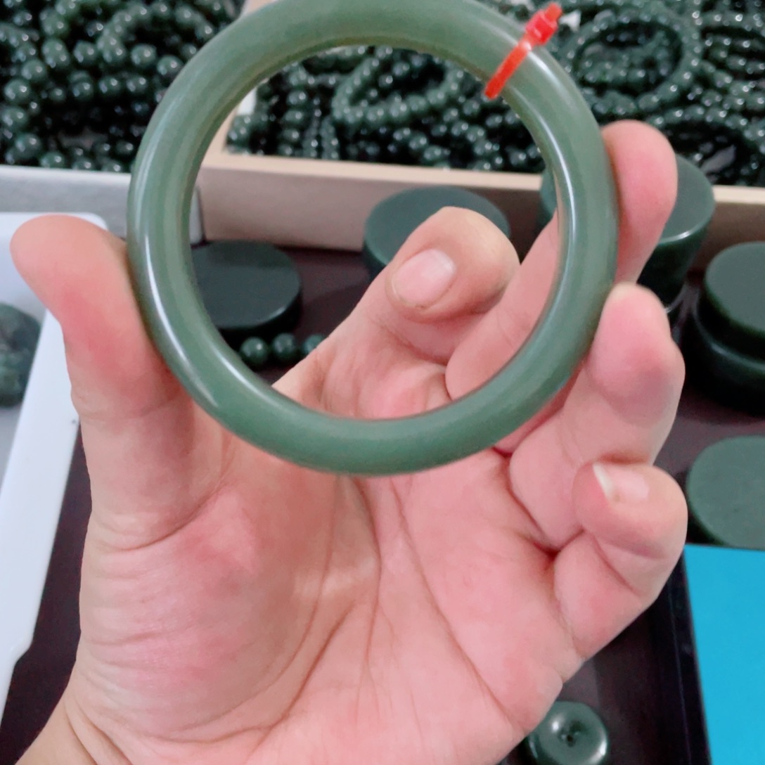 贝壳新疆叶城料手镯