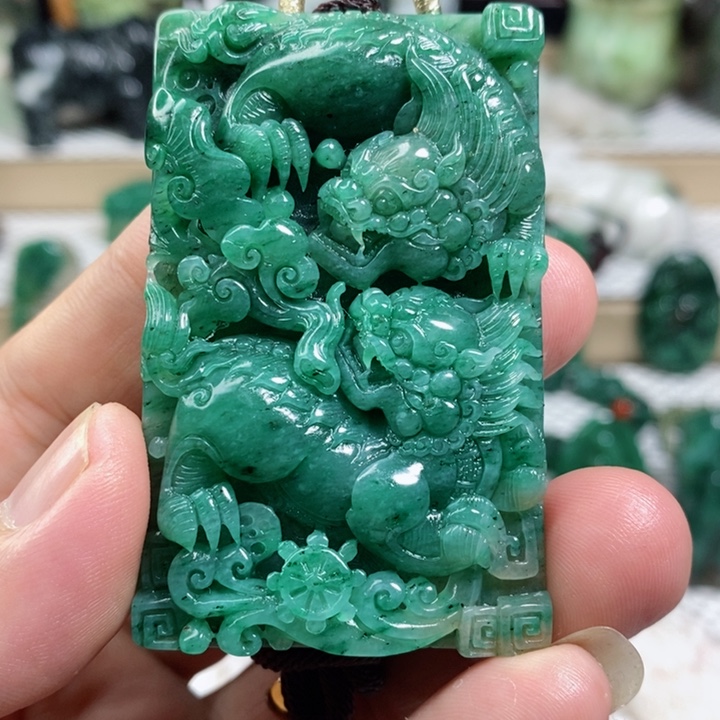 未镶嵌独山玉颈饰