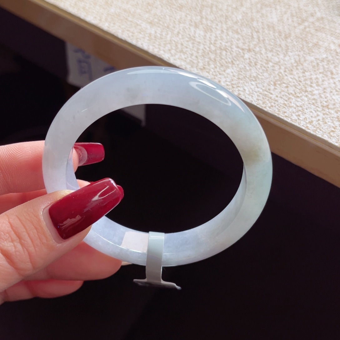 翡翠手镯未镶嵌手镯