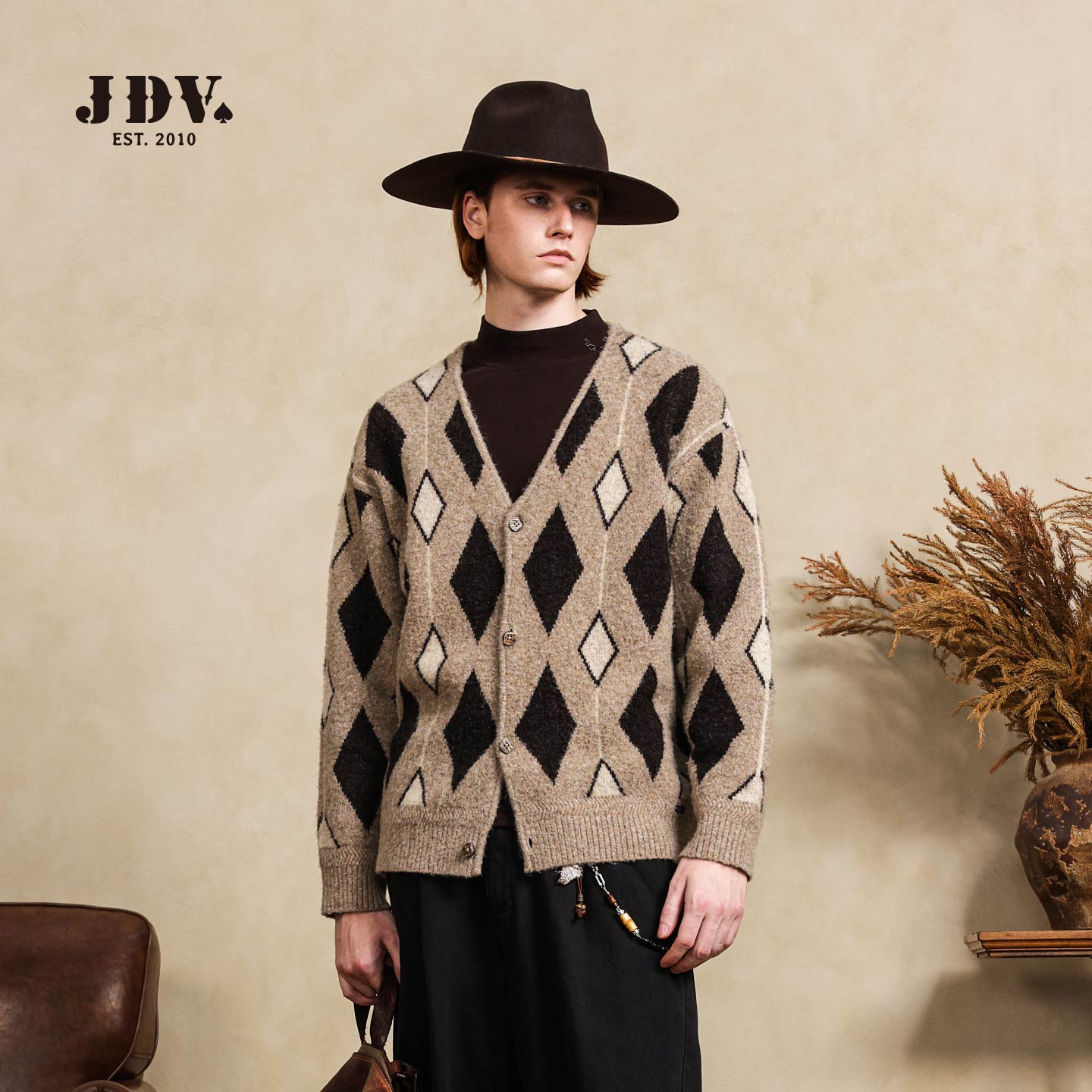 JDV【商场同款】复古菱格针织开衫2025秋冬新款保暖舒适休闲领毛衣