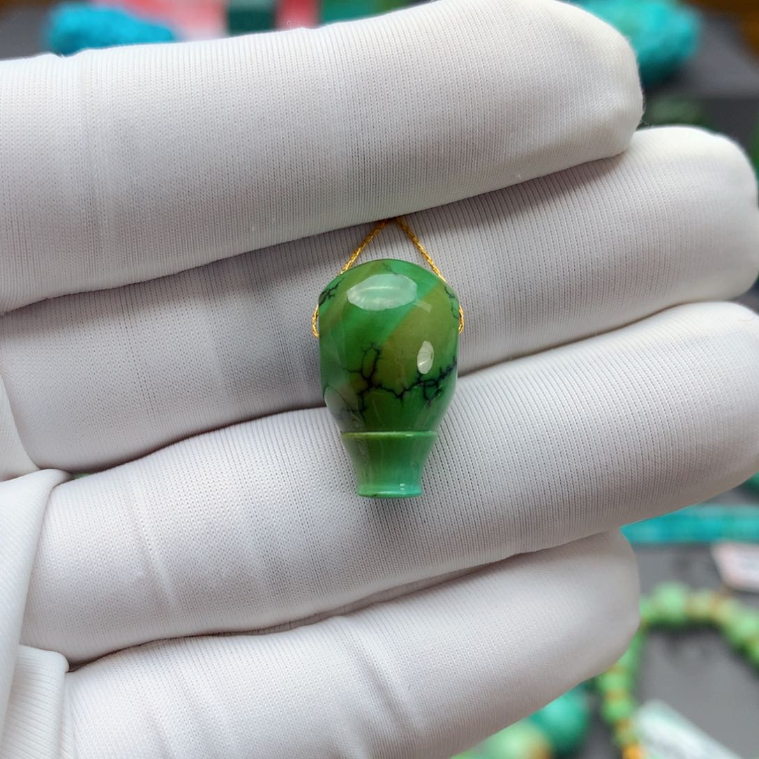 绿松石配饰未镶嵌