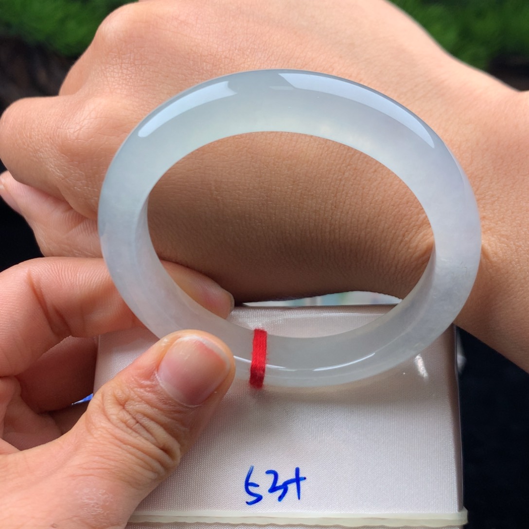 翡翠手镯未镶嵌手镯