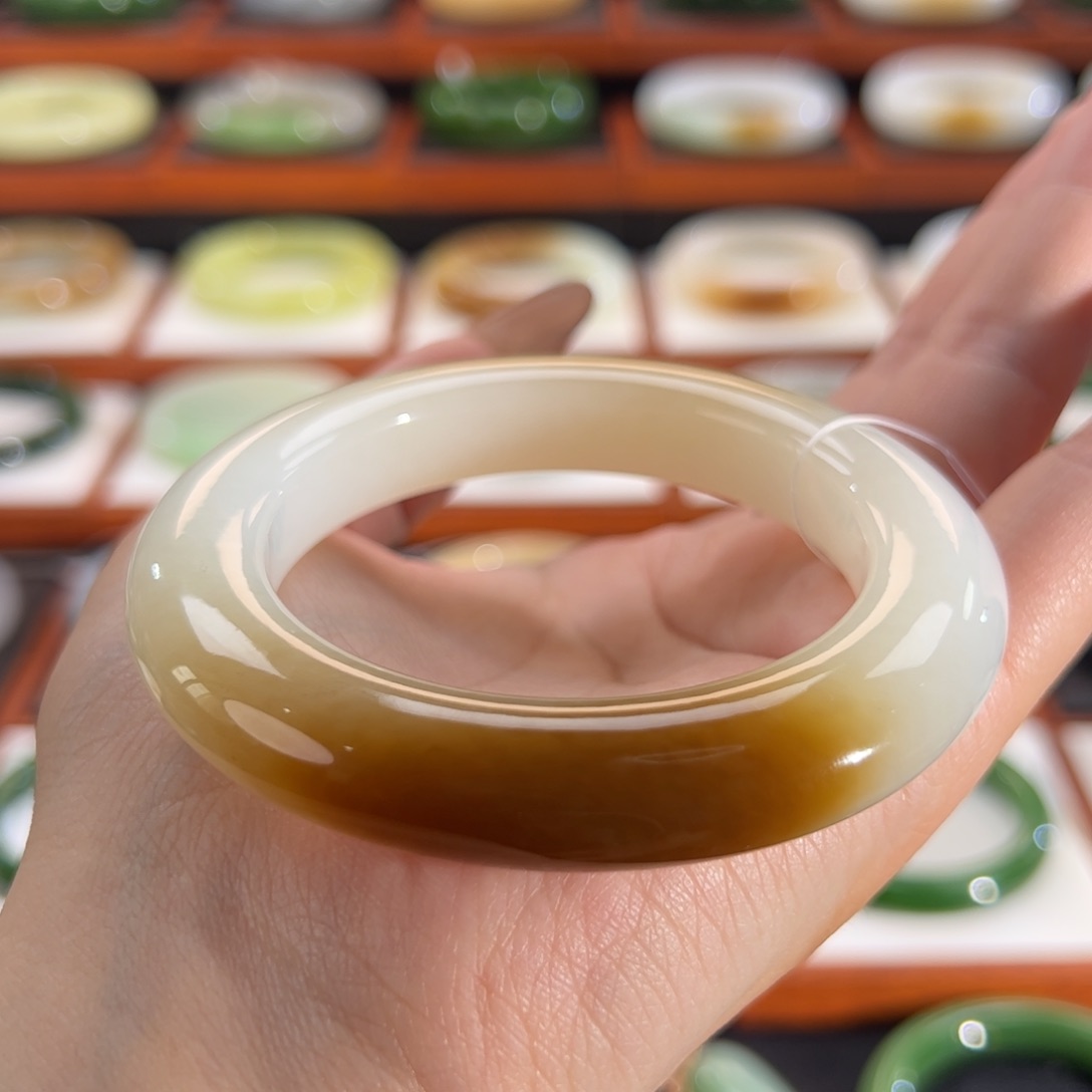 和田玉（糖玉）手镯未镶嵌