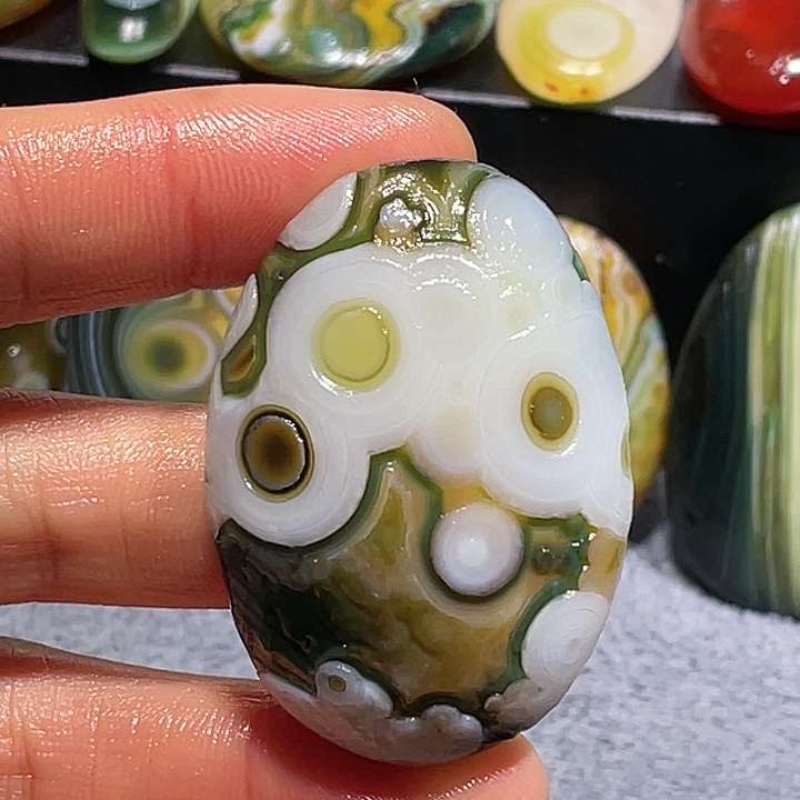 玛瑙/玉髓未镶嵌珠宝奇石