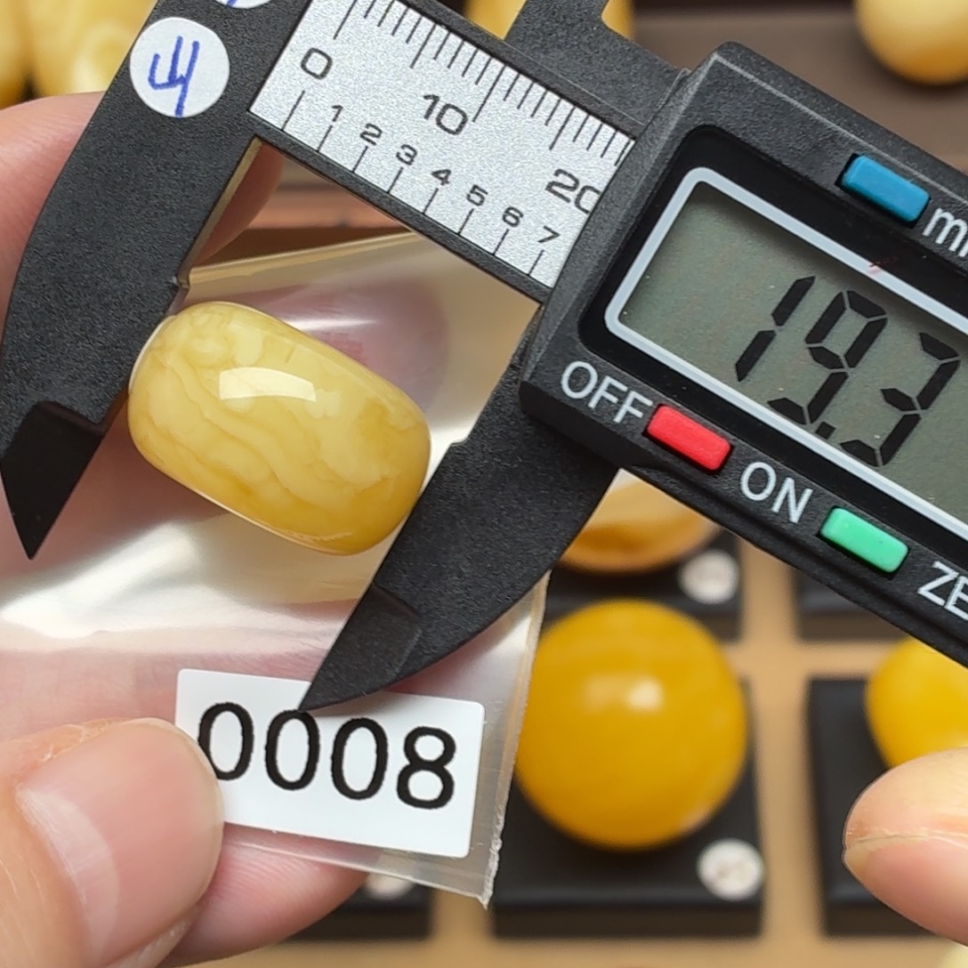蜜蜡未镶嵌裸石蜜蜡虎皮纹大墩子