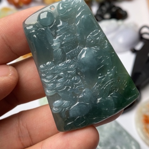 翡翠颈饰未镶嵌翡翠