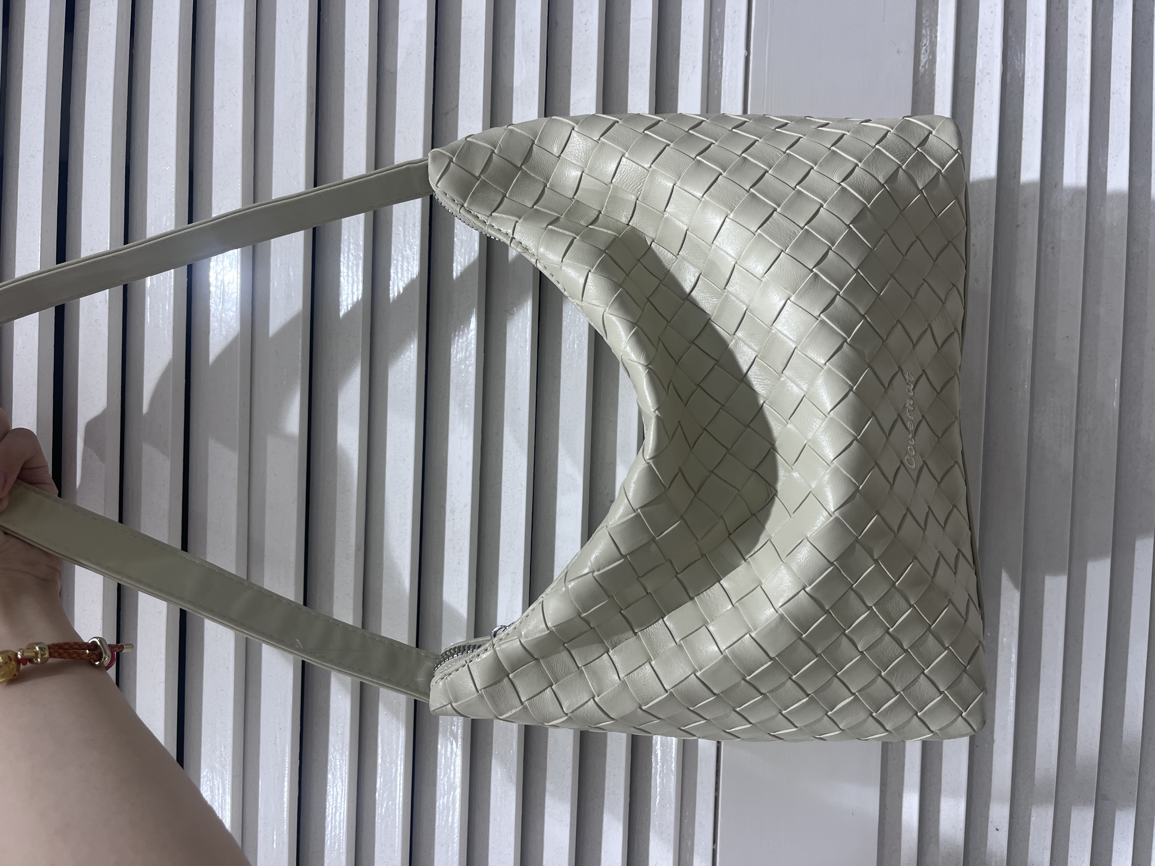 休闲东家精选女包（B623-CB652）美包小众单肩斜跨手提  4月19日