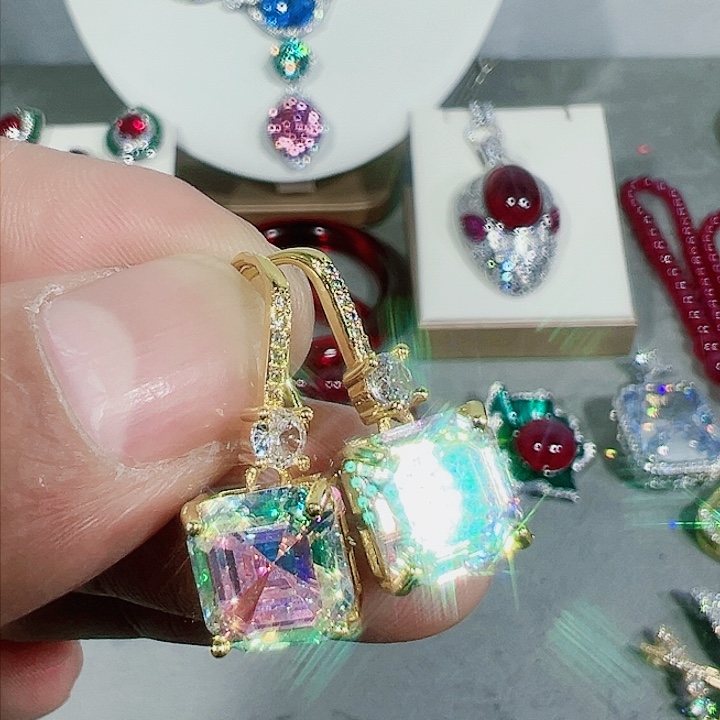 红宝石颈饰未镶嵌