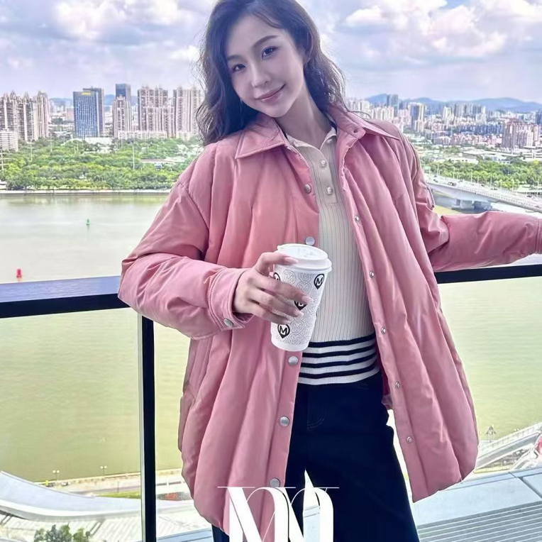 橘粉色棉服衬衣领外套