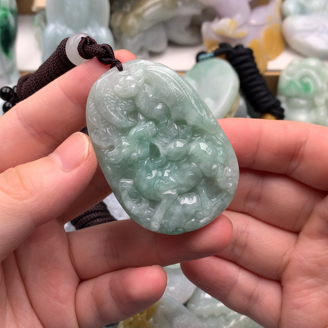 吊坠(不含链)未镶嵌翡翠