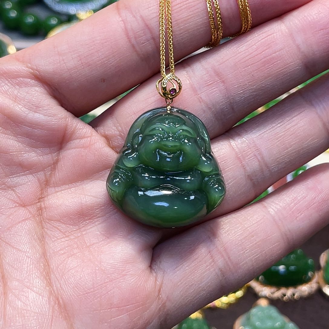 和田玉（碧玉）颈饰18K金镶嵌佛公28mm