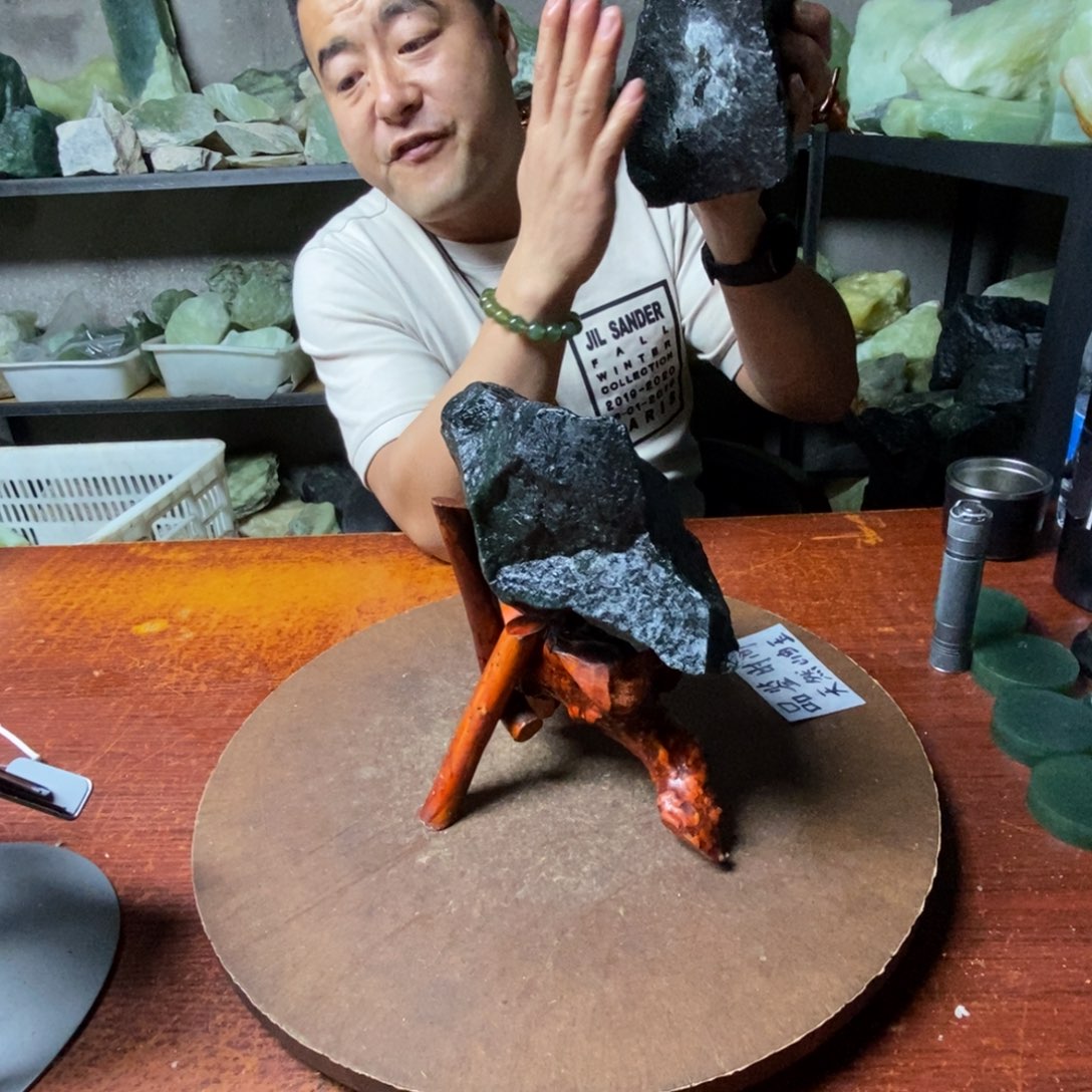 蛇纹石玉未镶嵌岫玉原石随机发一块