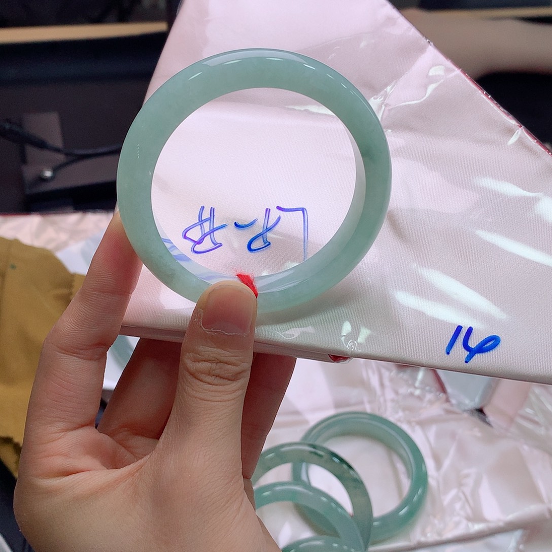未镶嵌手镯翡翠买断