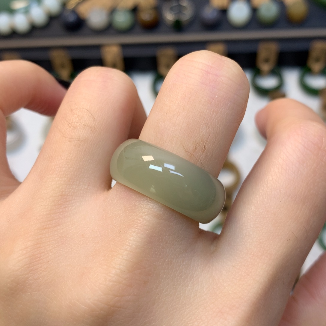 和田玉戒指未镶嵌果冻底青提