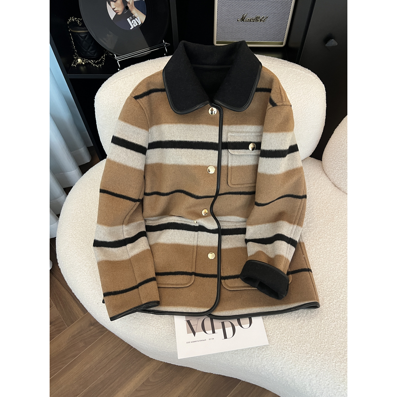 秋冬新款时尚设计气质百搭宽松加厚保暖条纹外套2412115