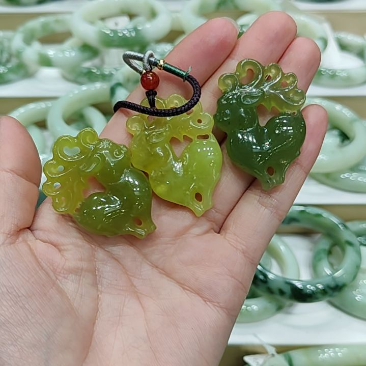 蛇纹石玉颈饰未镶嵌多样性拍一发一