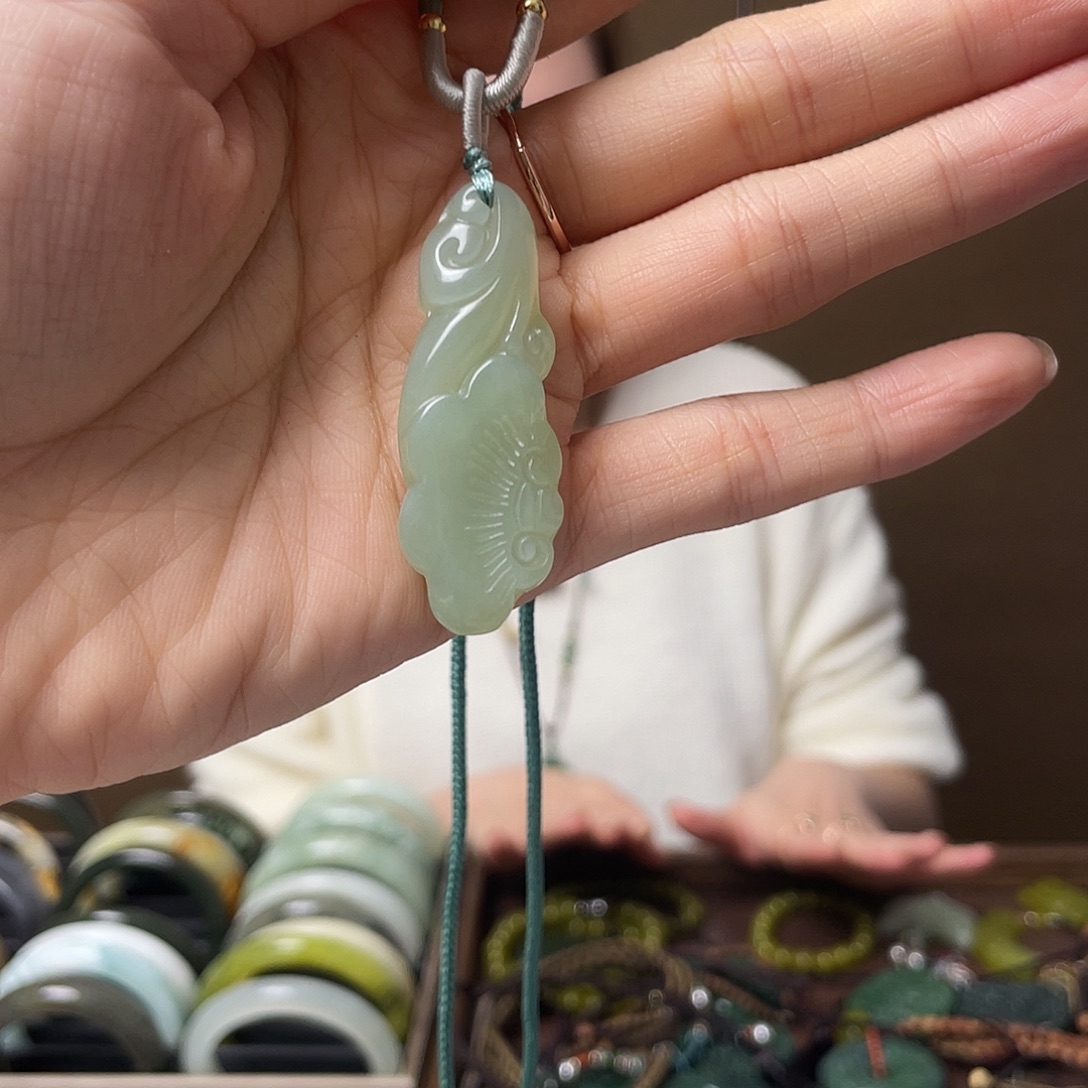 和田玉（糖玉）未镶嵌颈饰