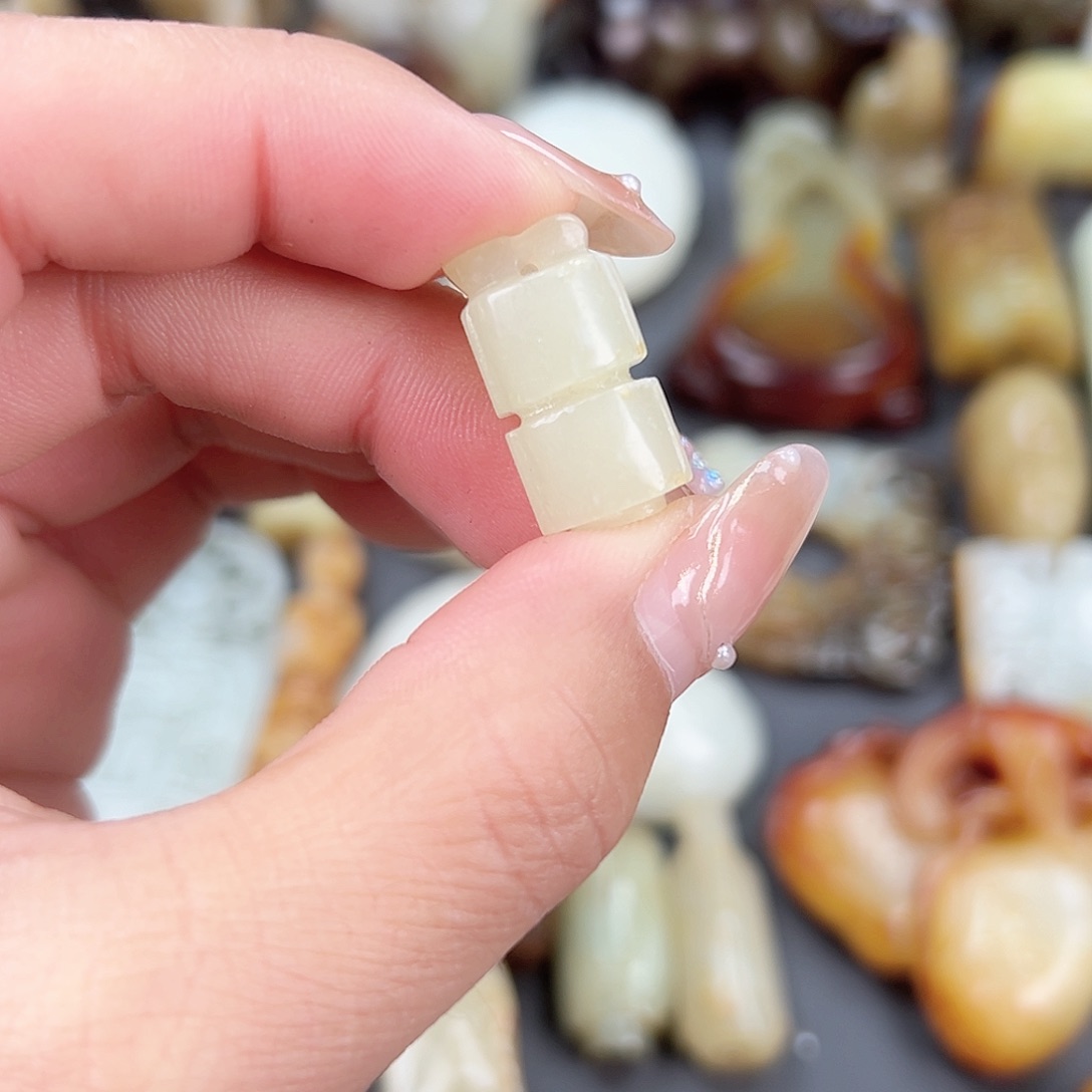 和田玉（糖玉）颈饰未镶嵌