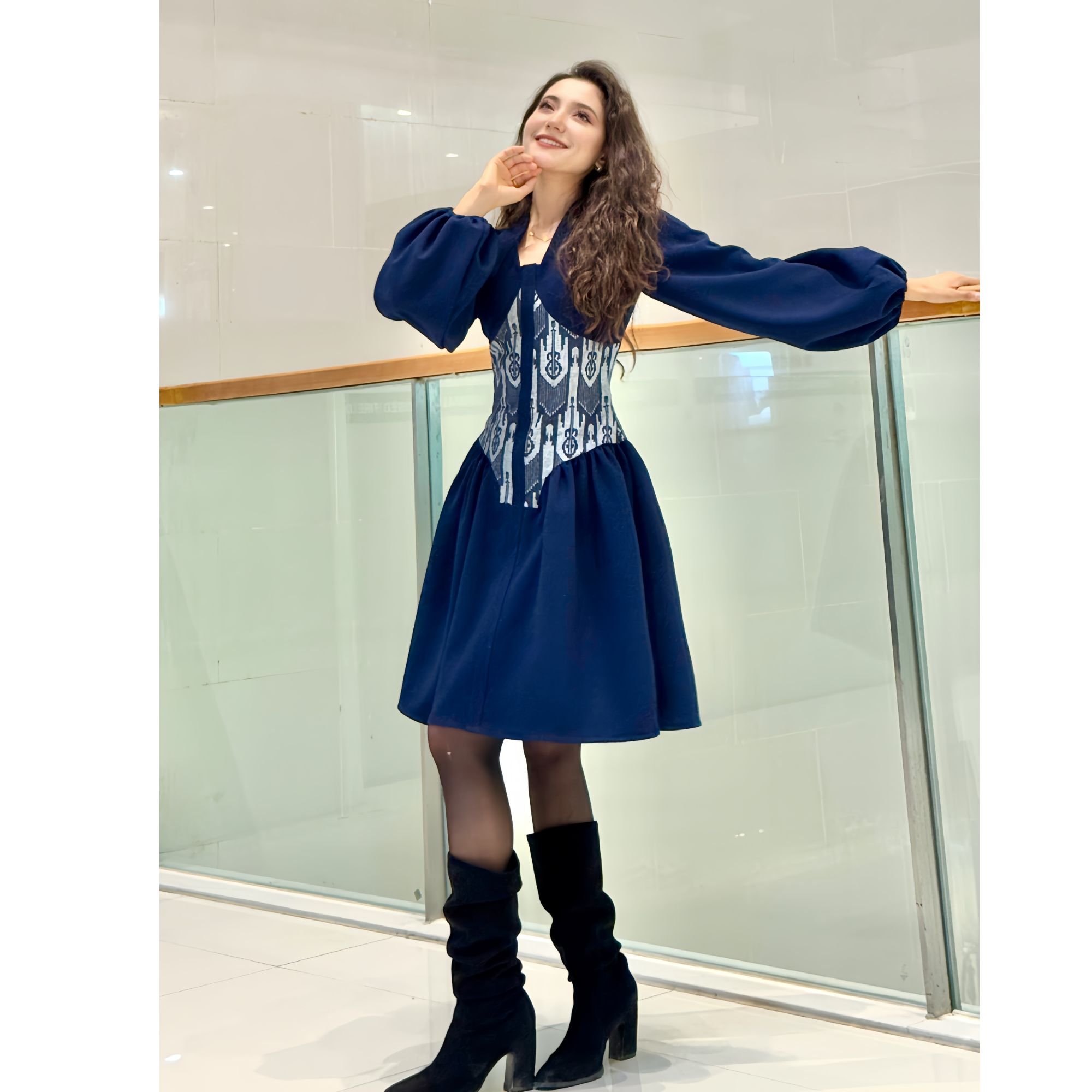 新款深蓝色民族风长袖连衣裙