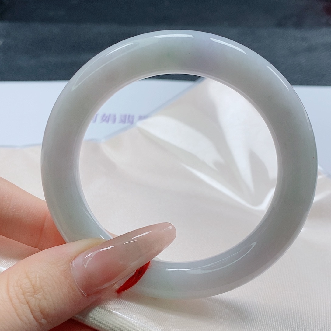 【闪购商品】未镶嵌手镯（圆镯）翡翠551号