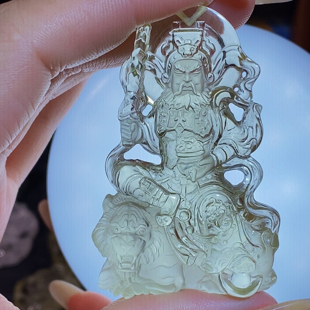 伏***林颈饰水晶未镶嵌吊坠