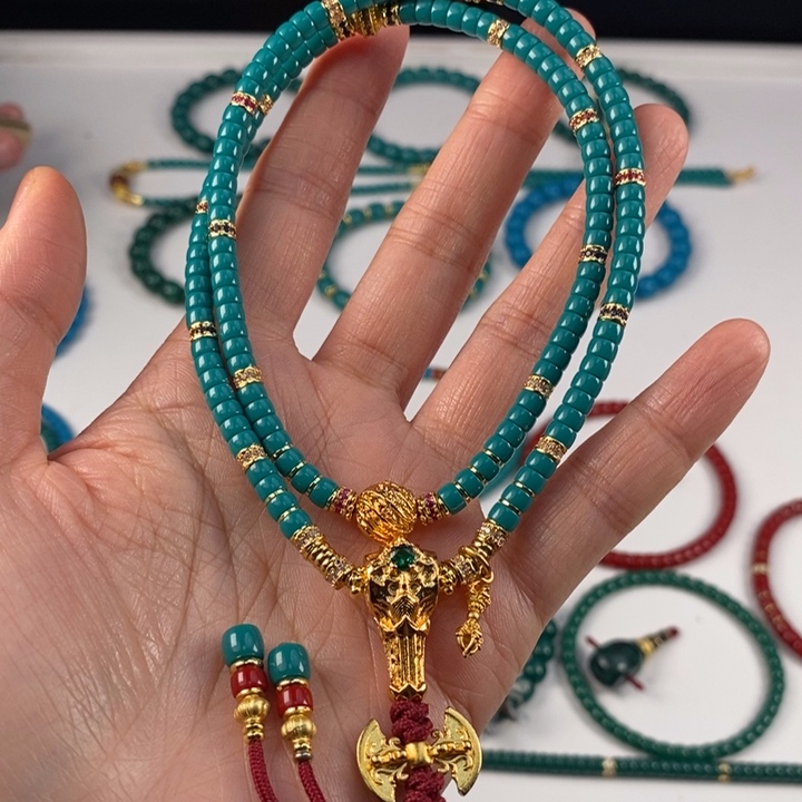 霍***生颈饰玻璃5毫米隔片蓝绿色长串