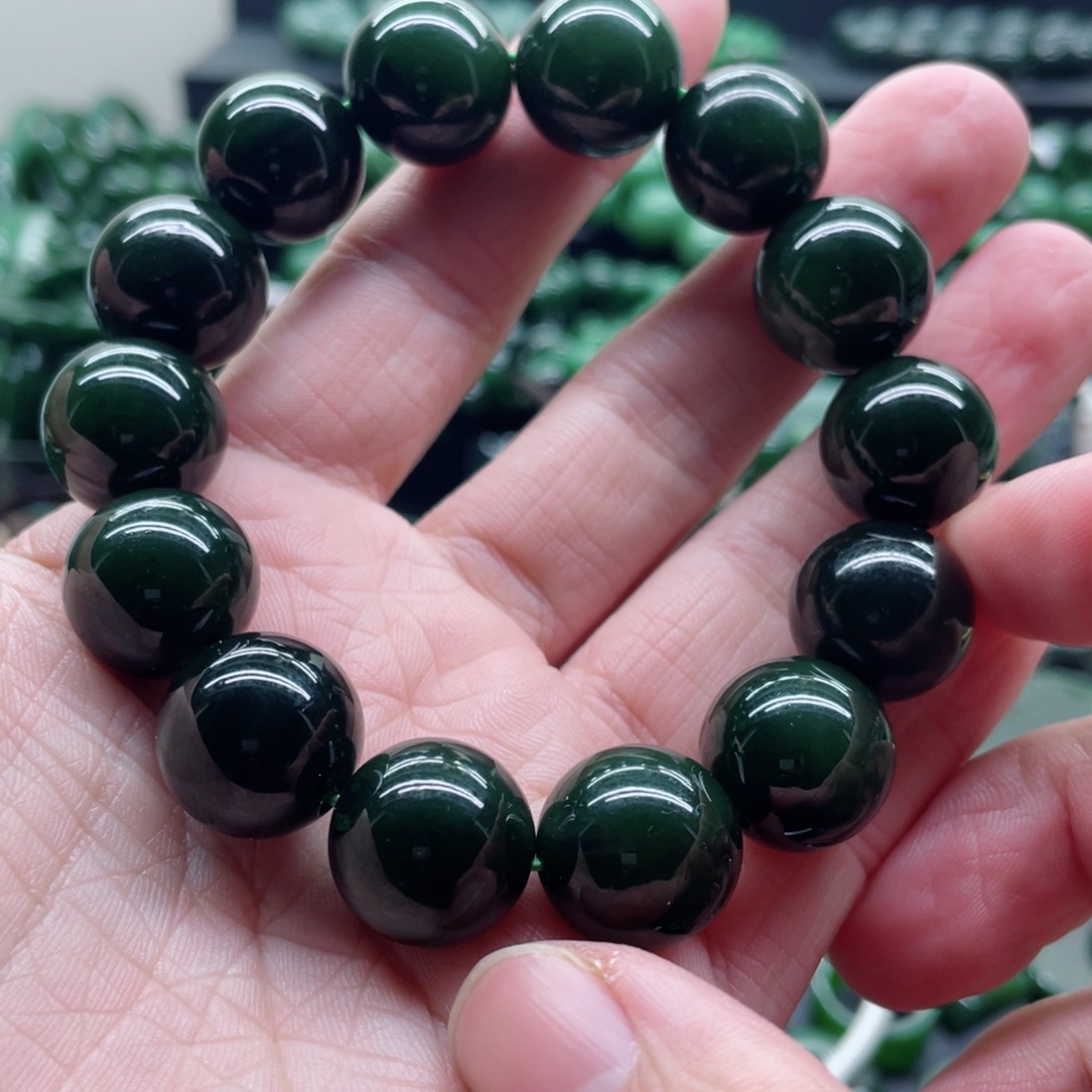 和田玉（碧玉）未镶嵌手链