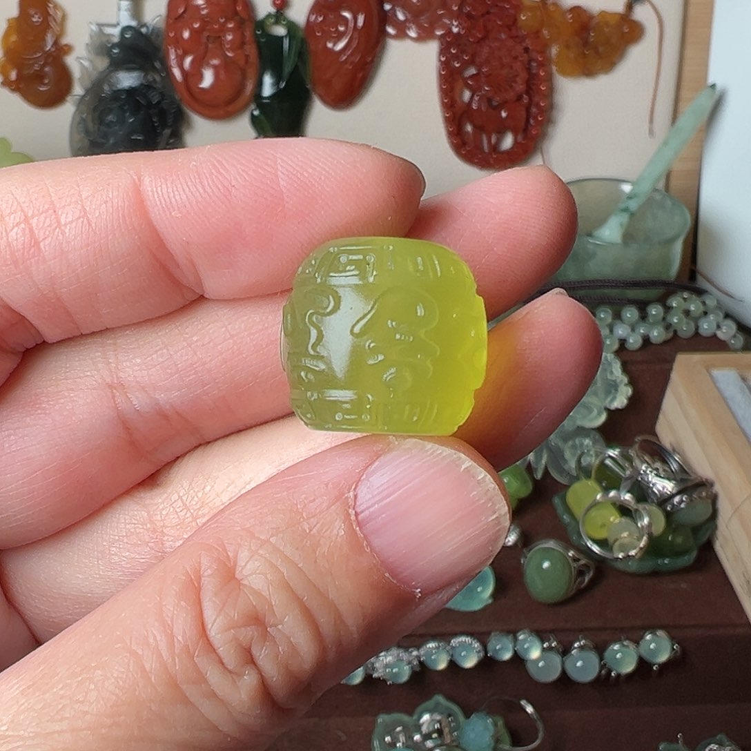 蛇纹石玉吊坠(赠链)未镶嵌