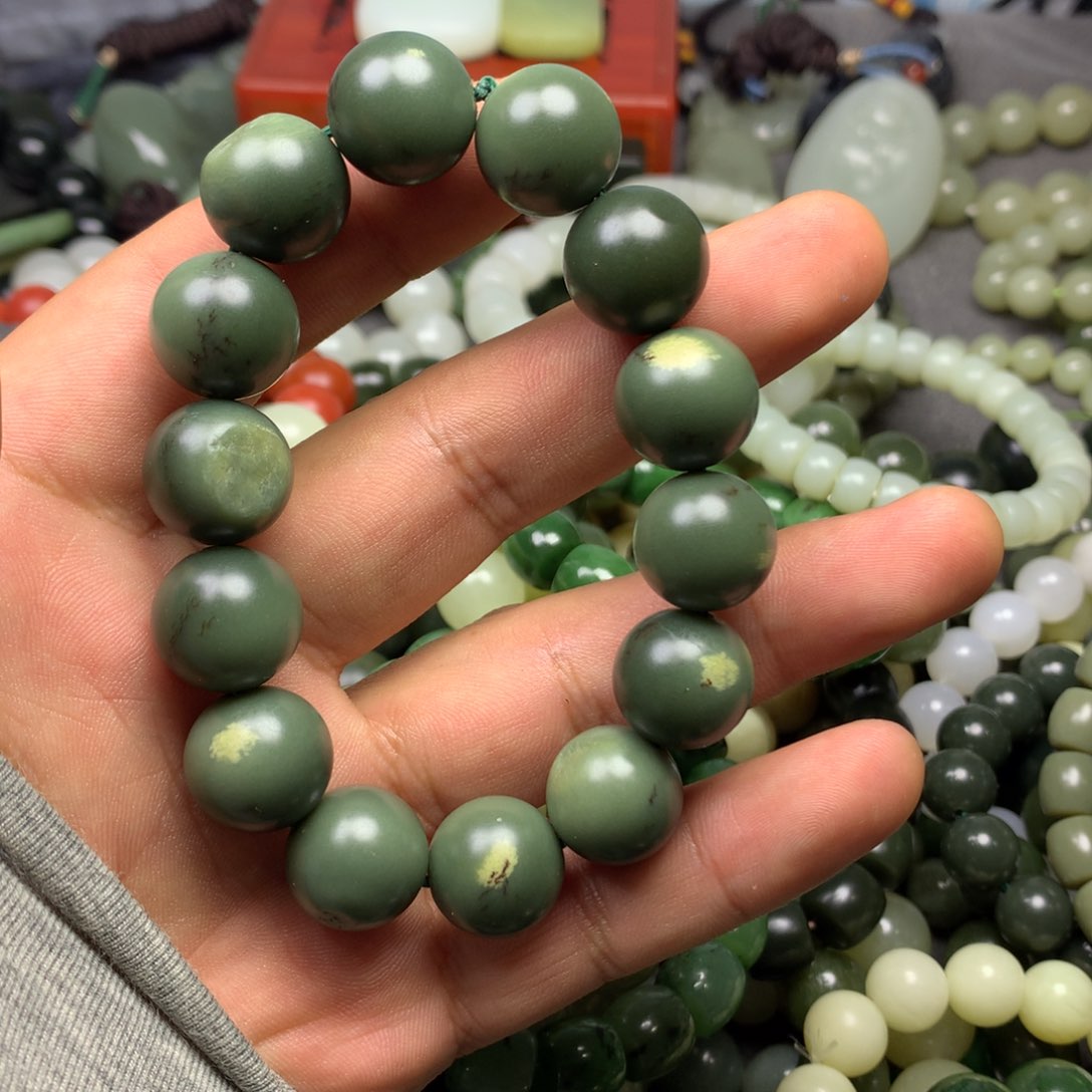 和田玉手链未镶嵌碎*