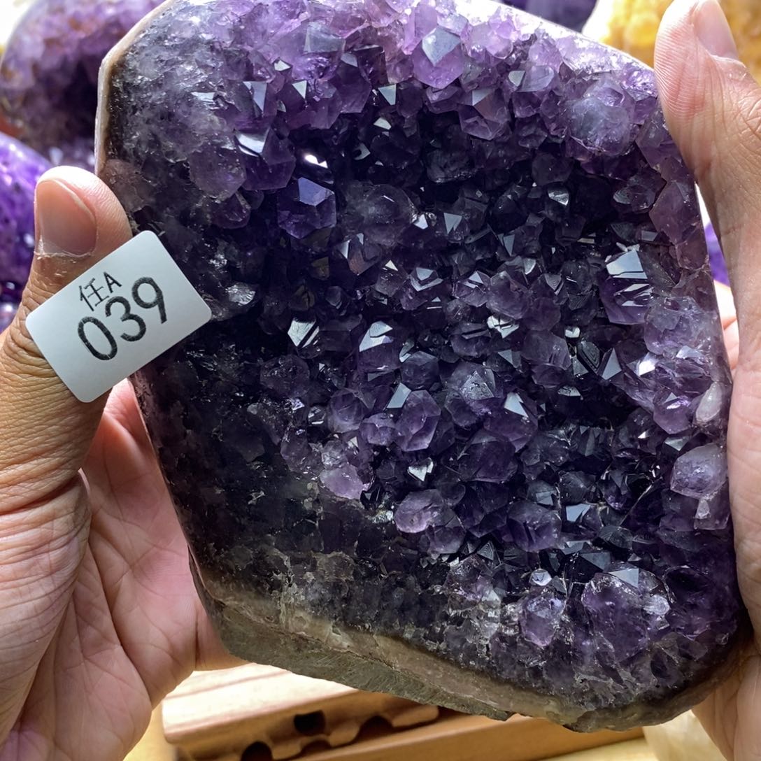 未镶嵌大型摆件（非配饰）水晶