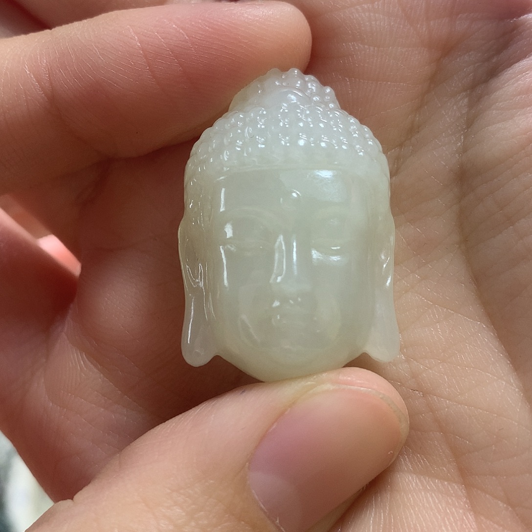 大***米和田玉未镶嵌颈饰