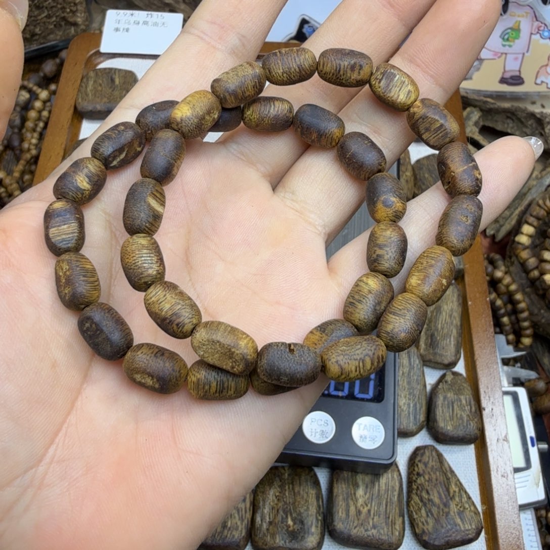 沉香碎屑沉香99沉老料瘤疤单圈多样性发一条