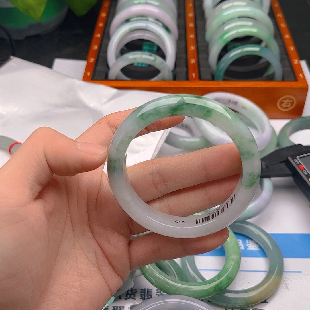 未镶嵌手镯翡翠5859.  109