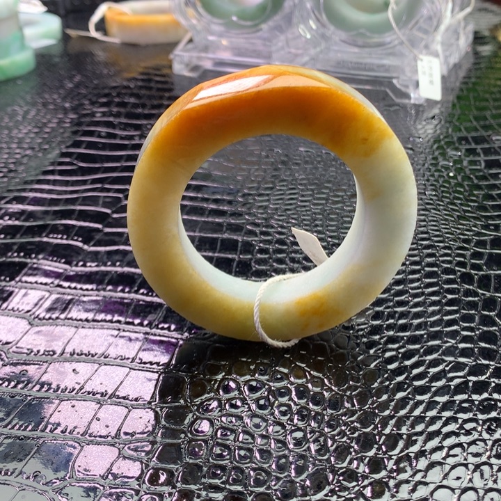 定制翡翠未镶嵌手镯