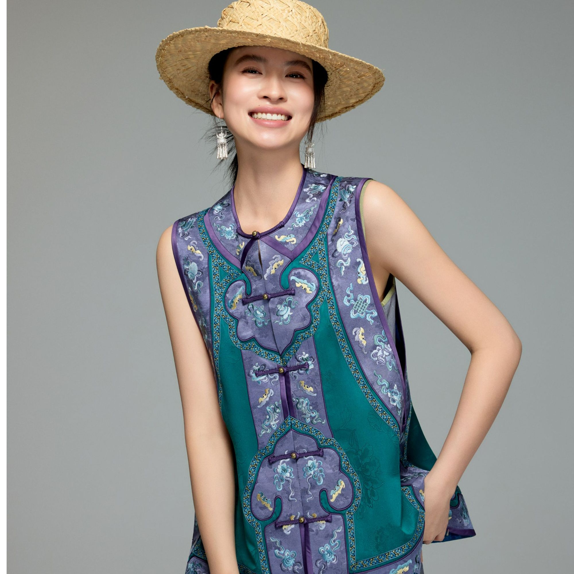 初见十三娘『行之』桑蚕丝手工重工刺绣高定马甲新中式国风减龄百搭