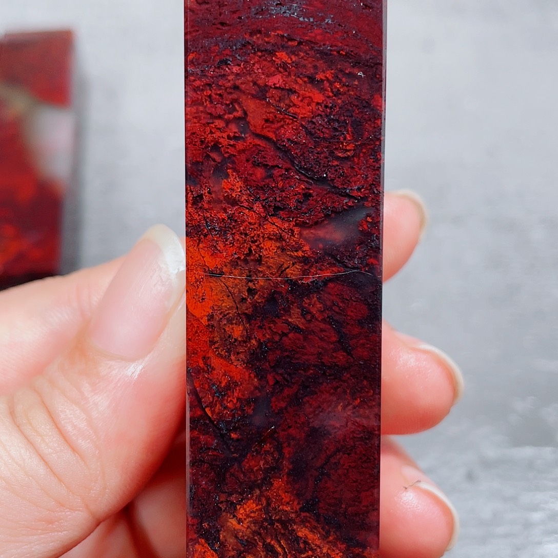 玉桂林鸡血玉印章镇尺1