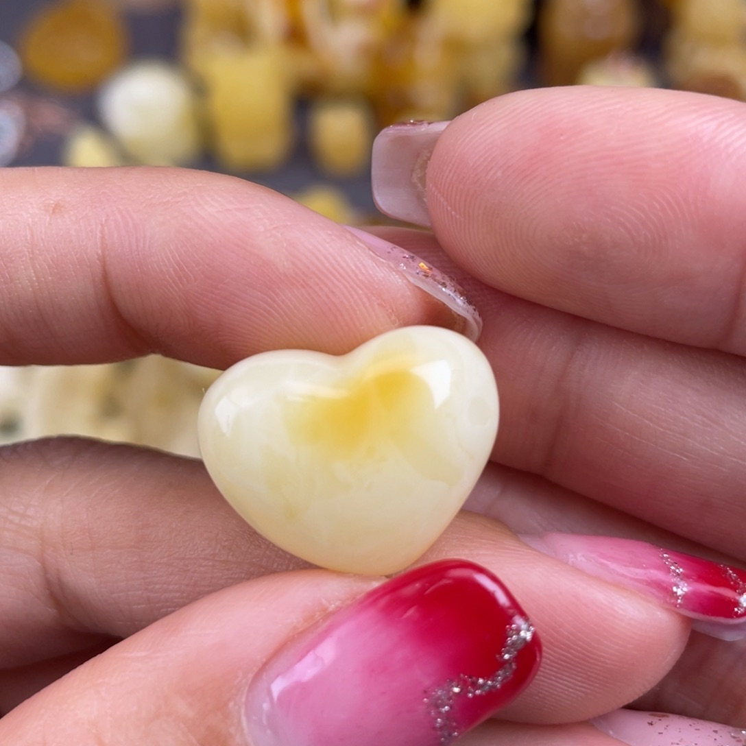 琥珀裸石未镶嵌蜜蜡