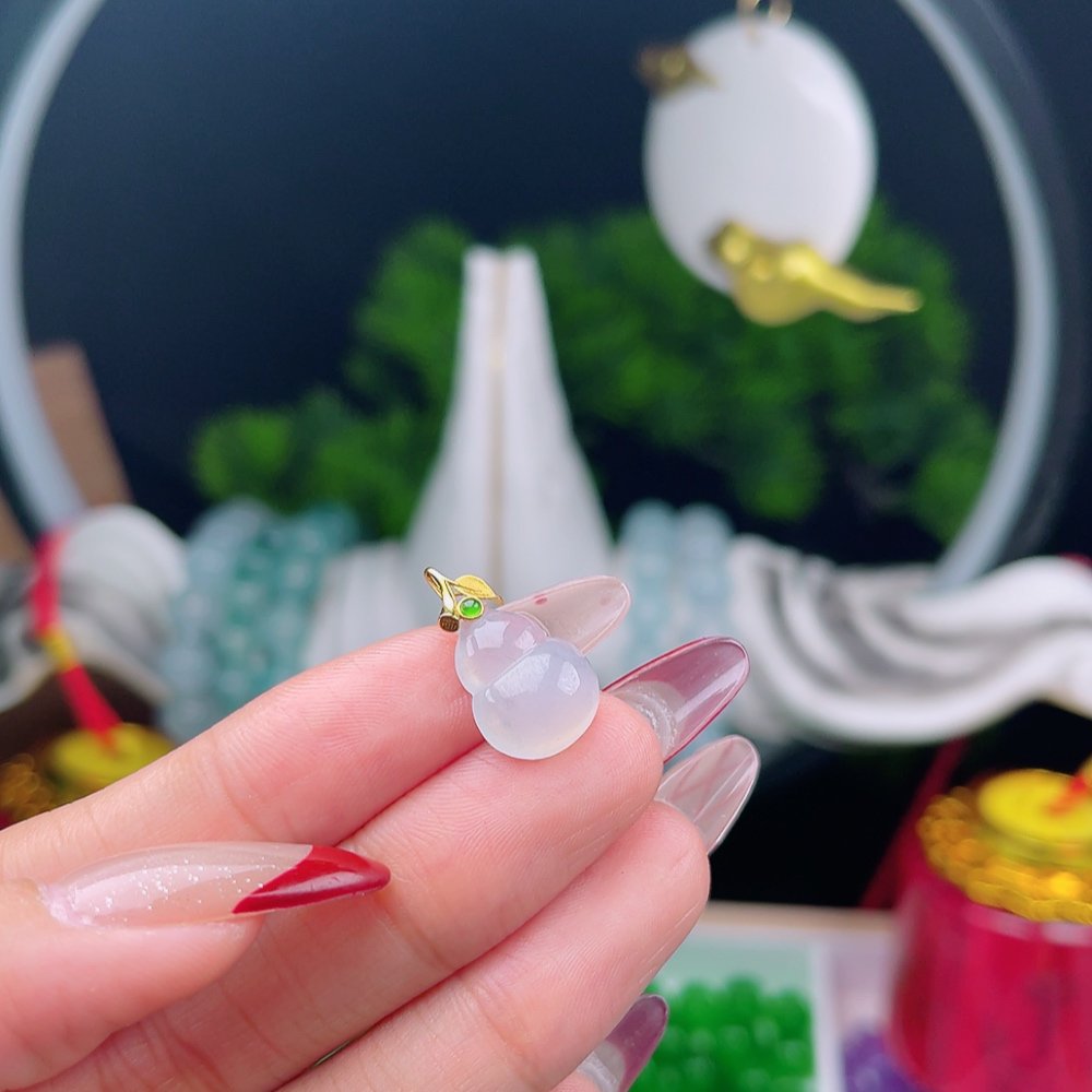 冰种翡翠葫芦吊坠 18k金镶，尺寸：20.3-11.8-5.5mm